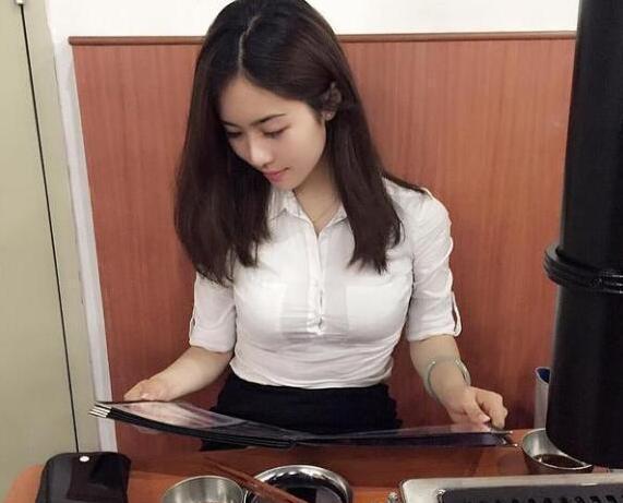 天氣轉暖，女騎士們都開始上街了，但這樣的女騎士還是第一次見！