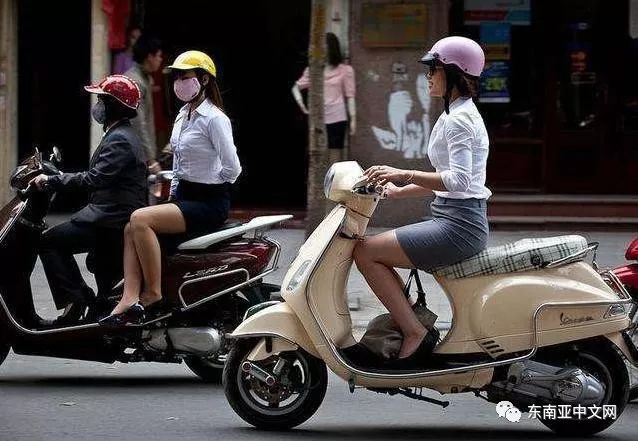 天氣轉暖，女騎士們都開始上街了，但這樣的女騎士還是第一次見！