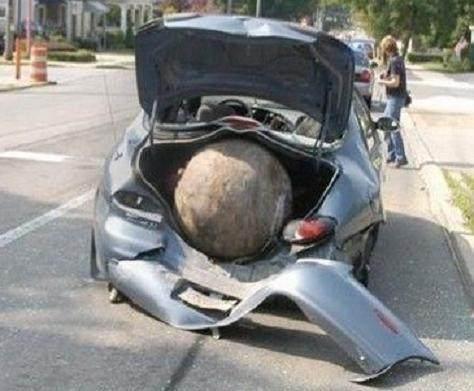 男子停車去買水，回來後看到車上的場景，報案後警察都傻了！