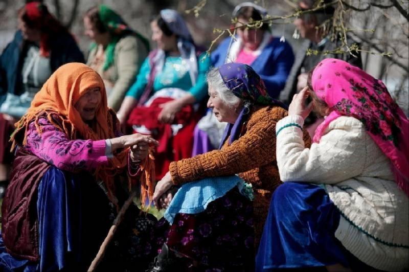 摸了滿意就帶回家！在這裡「買老婆」可以隨便看、隨便摸！還可以「這樣」驗貨