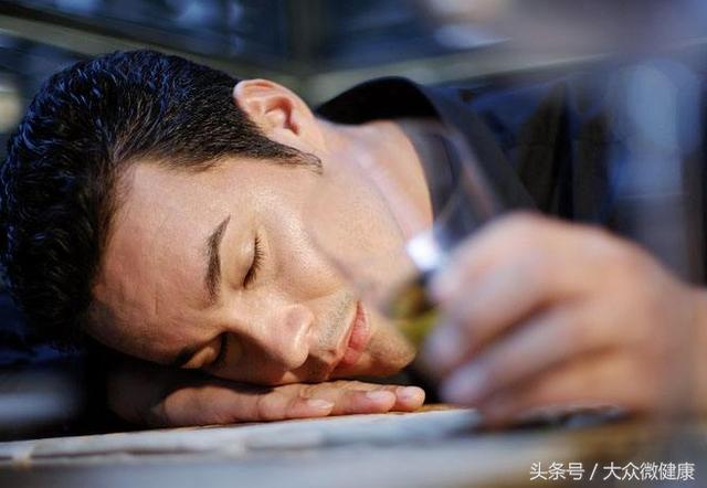 肝病專家：身體出現這5個症狀，說明肝臟真的出現病變了