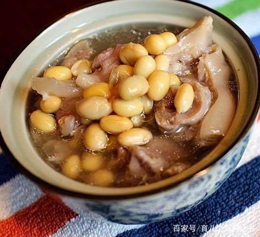 坐月子到底喝什麼湯最補? 生完寶寶後經常喝這5道湯, 養胃美容又健康, 不用擔心母乳不夠!