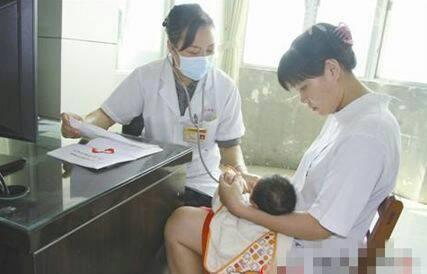 母親在3個月大的嬰兒枕頭下放這東西，半年後孩子被診斷患上腦癱
