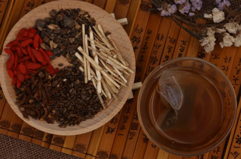 肝好不好，看臉！老中醫：教你「拍拍肩」穴位養肝