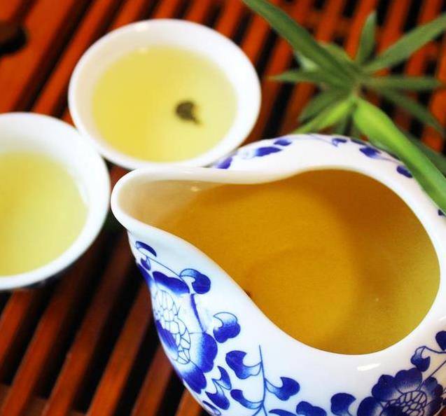 老婆婆經常用它給老頭子泡水喝，沒想到老頭失眠不見了，夜尿也沒了，腎如30歲小夥一樣年輕！連「男人那裡」的病都好了