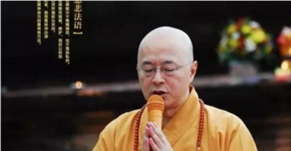 只要口中常念這「8字」，必定運勢翻身，財富像雨水般從天而將，一生富貴受用