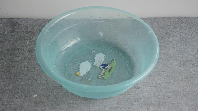 解凍魚時水裡加點「這個」，凍魚解凍速度能快好幾倍，省時省力還殺菌！ 