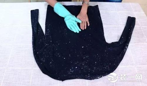 生活百科 : 洗衣服時不小心把衛生紙洗了，教你一招輕鬆去除紙屑 