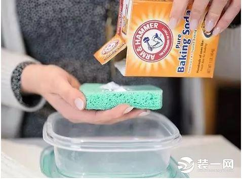 生活百科 : 洗衣服時不小心把衛生紙洗了，教你一招輕鬆去除紙屑 