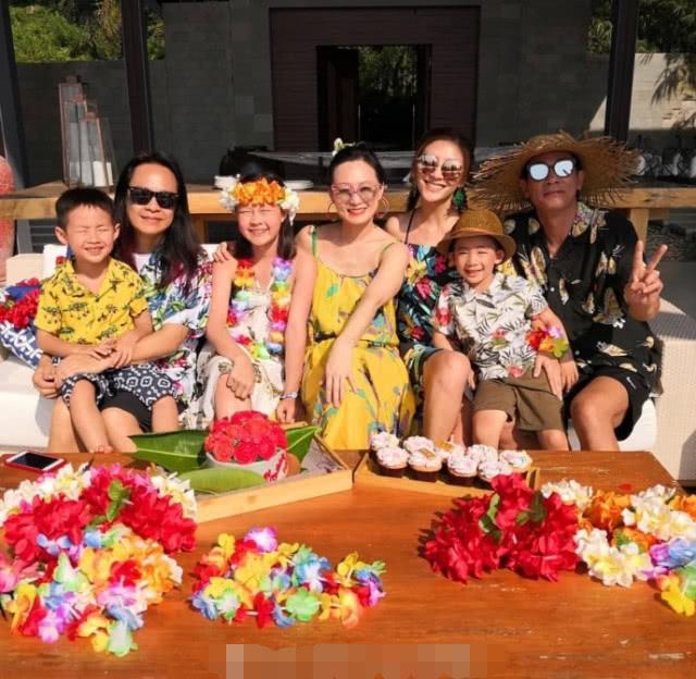 靠兒子換億元豪宅？陳小春曬Jasper捂嘴偷笑照，似默認傳聞
