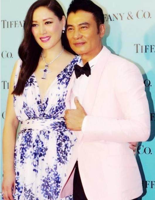 任達華藏了21年妻子終曝光，網友：難怪連全智賢、陳慧琳都看不上！ 	