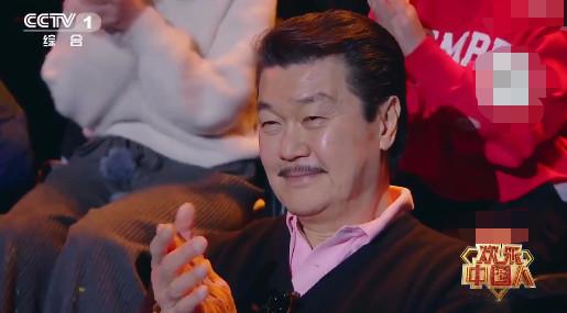 63歲趙雅芝上央視，注意台下72歲黃錦燊的眼神，網友神評論亮了！