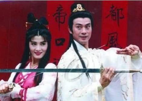 因拍戲受傷修養7年，揚言只嫁功夫之王，50歲貌美如花無人娶 