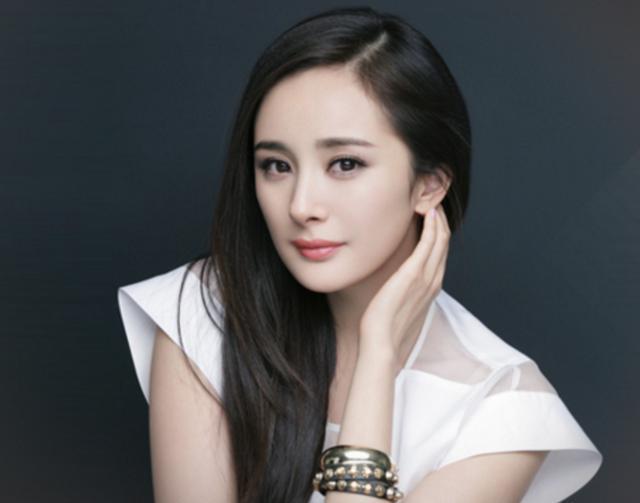 是TVB金牌綠葉，74歲完美表現傷心到暈厥，楊冪公公演技神了！