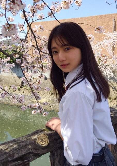  日本最適合制服美少女！看這張臉就知道「選票的絕對公信力」…泳裝寫真解禁網友全暴動