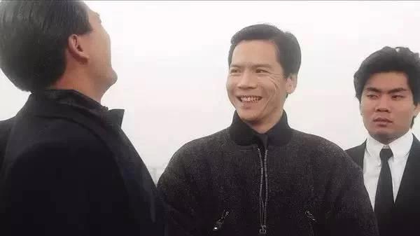 向華強有錢有勢長得也不差，為何會對又胖又凶的向太死心塌地30年，原來事出有因！