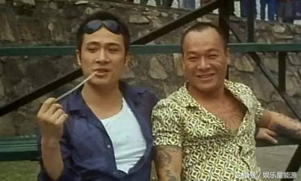    65歲吳志雄全家照！當年帶100多個黑幫小弟齊拍戲，沒想到如今女兒居然長得這麼美！網友：女兒不出道就浪費了！