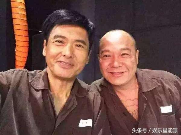    65歲吳志雄全家照！當年帶100多個黑幫小弟齊拍戲，沒想到如今女兒居然長得這麼美！網友：女兒不出道就浪費了！