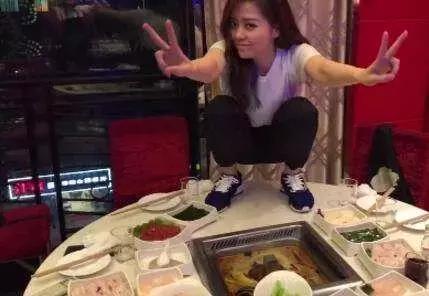 張靚穎與老公馮軻婚變？當初台上逼婚， 如今卻慘被拋棄