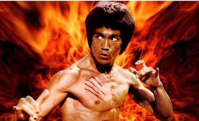 李小龍73歲妻子近照曝光，年輕的像50歲，女兒顏值讓人驚豔不已! 