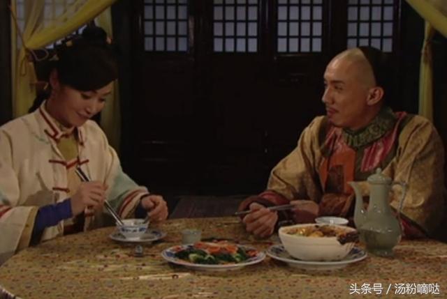 這部TVB古裝劇以美食為主題，結果正片播出時卻出現了麵包車