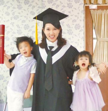 廖家儀「4年生3胎」帶小孩移居香港！她苦笑坦言：「現在不能再亂花錢了！」原來他們... 