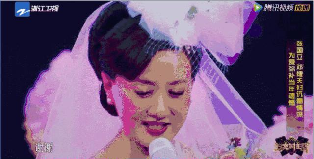 這一場遲到了20年的婚禮，當他緊握妻子的手，含淚說出4個字全場都哭了！