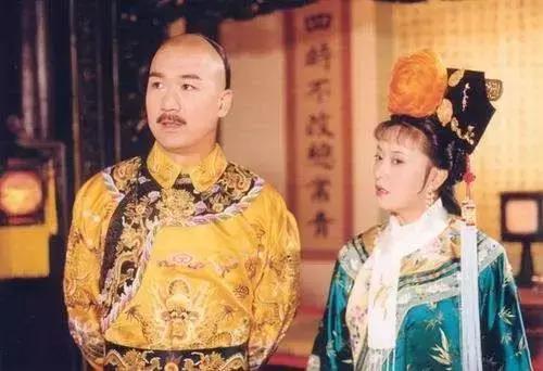 這一場遲到了20年的婚禮，當他緊握妻子的手，含淚說出4個字全場都哭了！