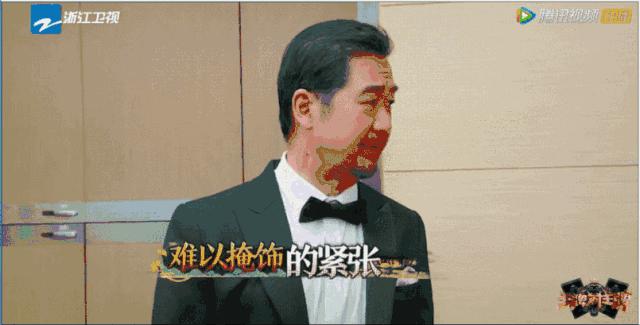 這一場遲到了20年的婚禮，當他緊握妻子的手，含淚說出4個字全場都哭了！