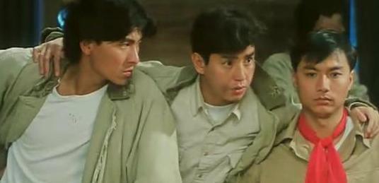 你還記得他嗎？他曾經和劉德華、梁朝偉一樣帥氣逼人，當紅時隱退學人家炒股輸光家產，現在過著「這樣的」生活...！！ 
