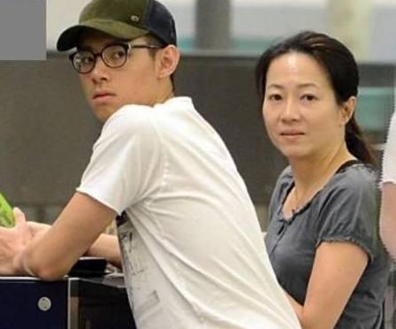 年輕丁克讓老婆打胎，卻和小女友生了兒子，今前妻心灰意冷出家!