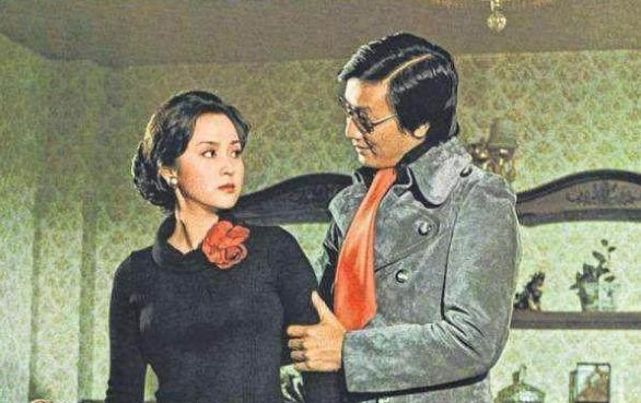  台灣第一代玉女，曾艷壓青霞，2度嫁渣男，現兒子32歲帥過謝霆鋒 !