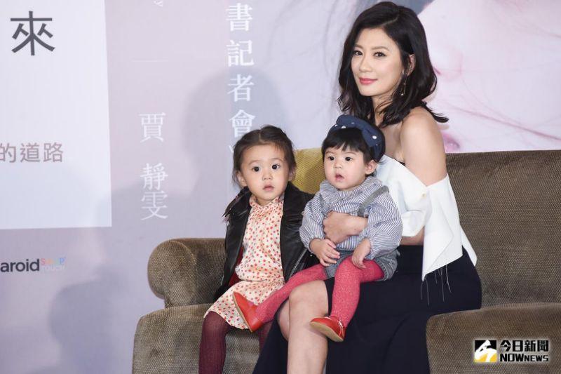 賈靜雯在月子中心「搥牆洩憤」夫妻吵到打起來？！民眾私下投訴：「這還不是最扯的.....」 