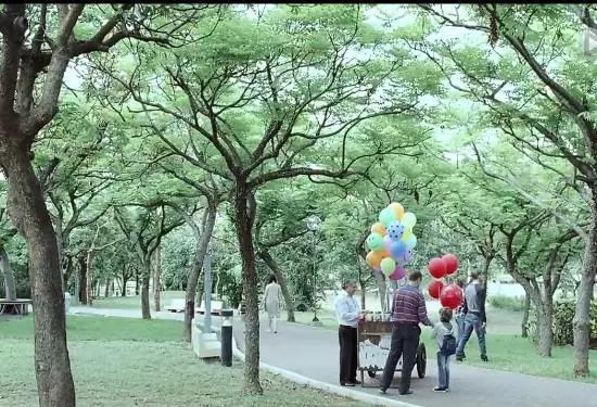5歲小孩報警想找「在天堂的媽媽」，警察的回答感動了全世界！