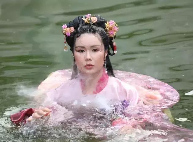 「TVB御用大小姐」憑丑角成功跑出 為拍劇看片學習？