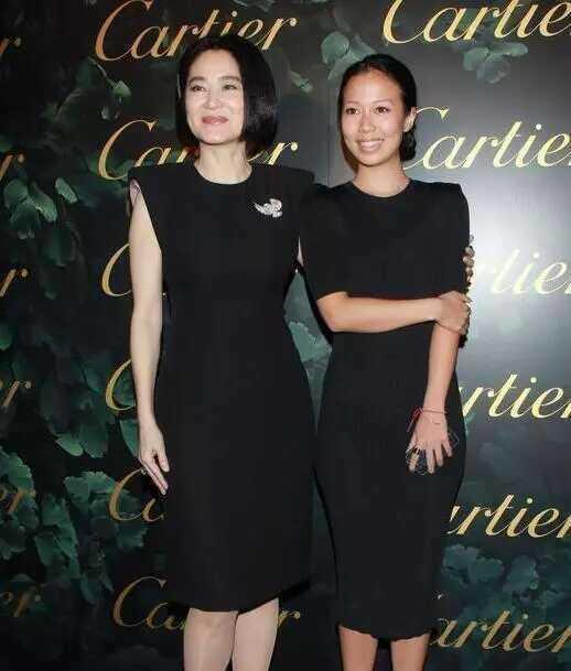 63歲的林青霞「與28歲女兒同台」，網友一看瞬間懂了....美與年齡無關！ 