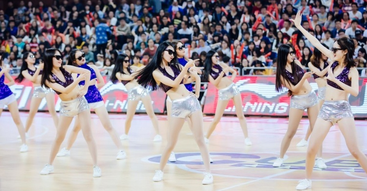 浙大超正「學霸美女」啦啦隊 顏直堪比韓國女團！最後一張照片卻讓人好心疼