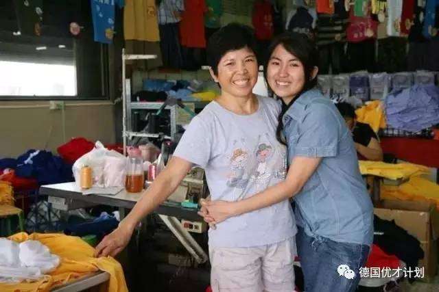 她出身貧困，14歲收入百萬卻「一毛都沒花到自己身上」，20歲被寫進各大教科書，成為台灣十大慈善家！ 