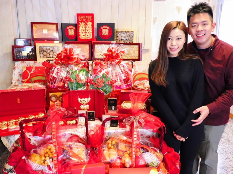薛家燕准媳婦過大禮 好大陣仗呀！送新媳婦6塊金豬牌
