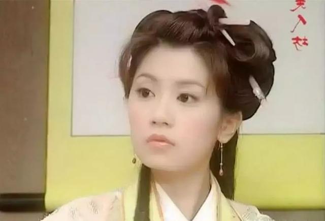 古裝劇中女星頭上插「筷子」: 個個驚艷, 到迪麗熱巴, 畫風卻變了