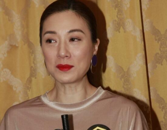 歲月不饒人啊……49歲一代TVB花旦新照曝光，被造型師坑了？