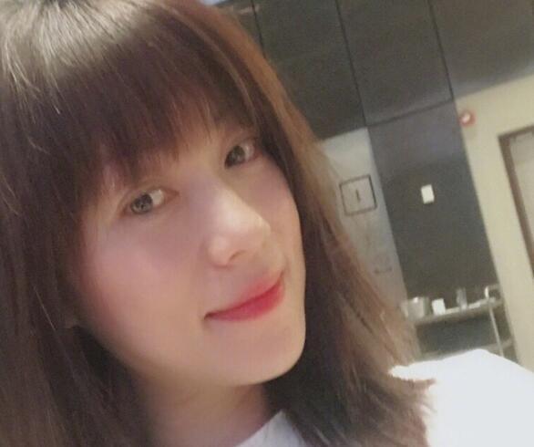 歲月不饒人啊……49歲一代TVB花旦新照曝光，被造型師坑了？