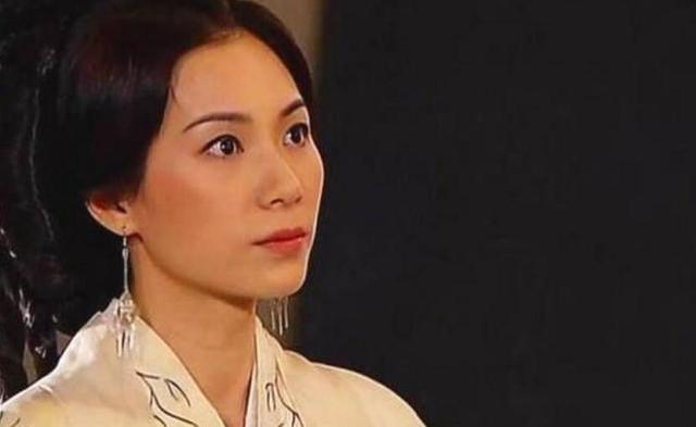 歲月不饒人啊……49歲一代TVB花旦新照曝光，被造型師坑了？