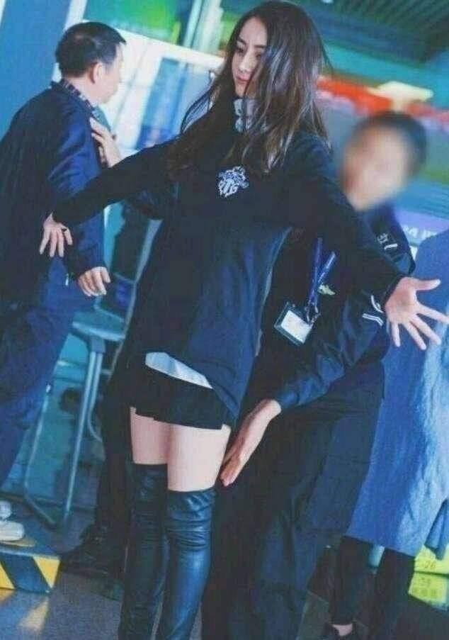 明星過安檢，熱巴配合，楊洋撩人，陳偉霆不耐煩，千璽不走尋常路