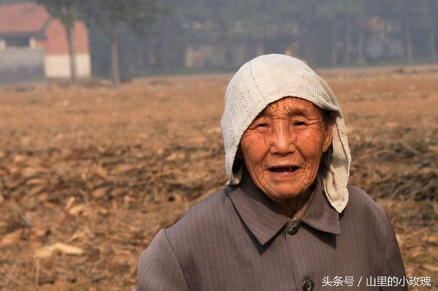 兒子是個啞巴，娶了個傻媳婦，結婚後兒媳做一事，兒子竟開口說話！ 