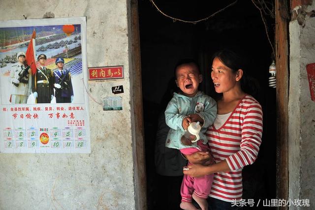 兒子是個啞巴，娶了個傻媳婦，結婚後兒媳做一事，兒子竟開口說話！ 