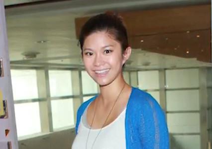 他是tvb金牌司儀 年過六十依然拍戲 現實過著幸福日子