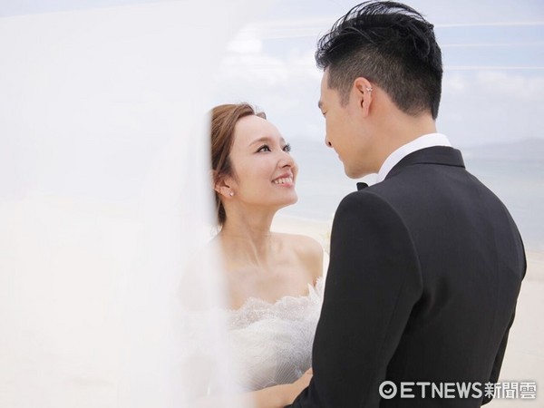 34歲愛紗升格「台灣媳婦」！緊握爸爸手淚崩：「對不起以後會更少回家...」遠嫁台灣心酸曝光！