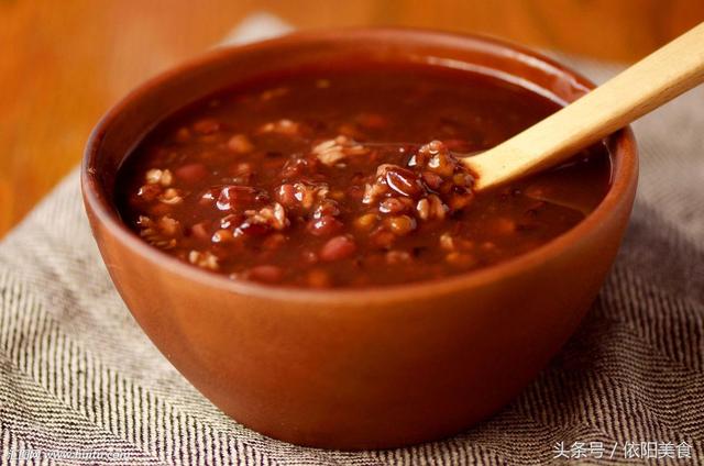 10種「養胃粥」香噴噴熱呼呼，天天吃也不膩，甜的鹹的都美味