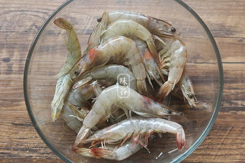 它既是野菜也是中藥材，更是美味調味品，蝦跟它在一起炒才是絕配 